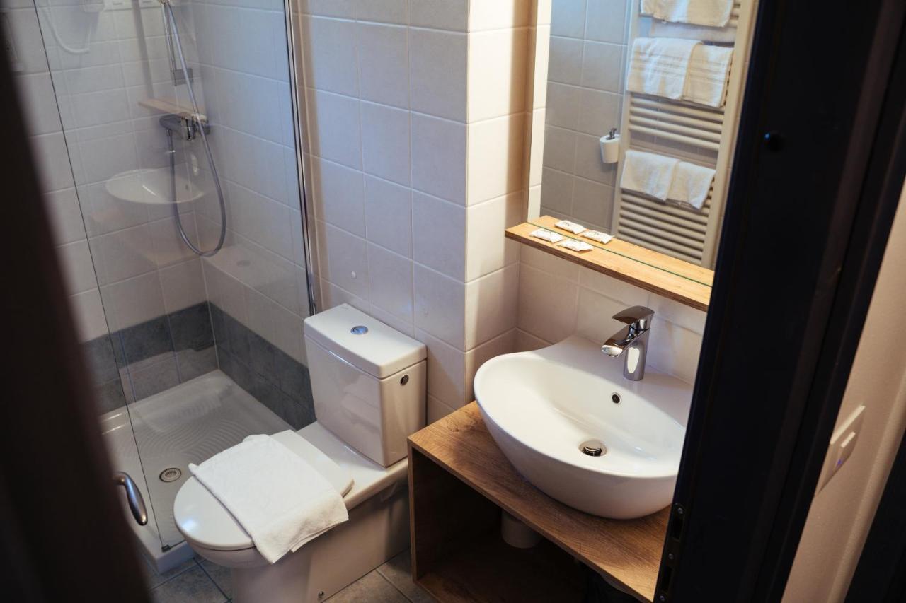 Buzinel Estate Hotel Dobrovo Kültér fotó